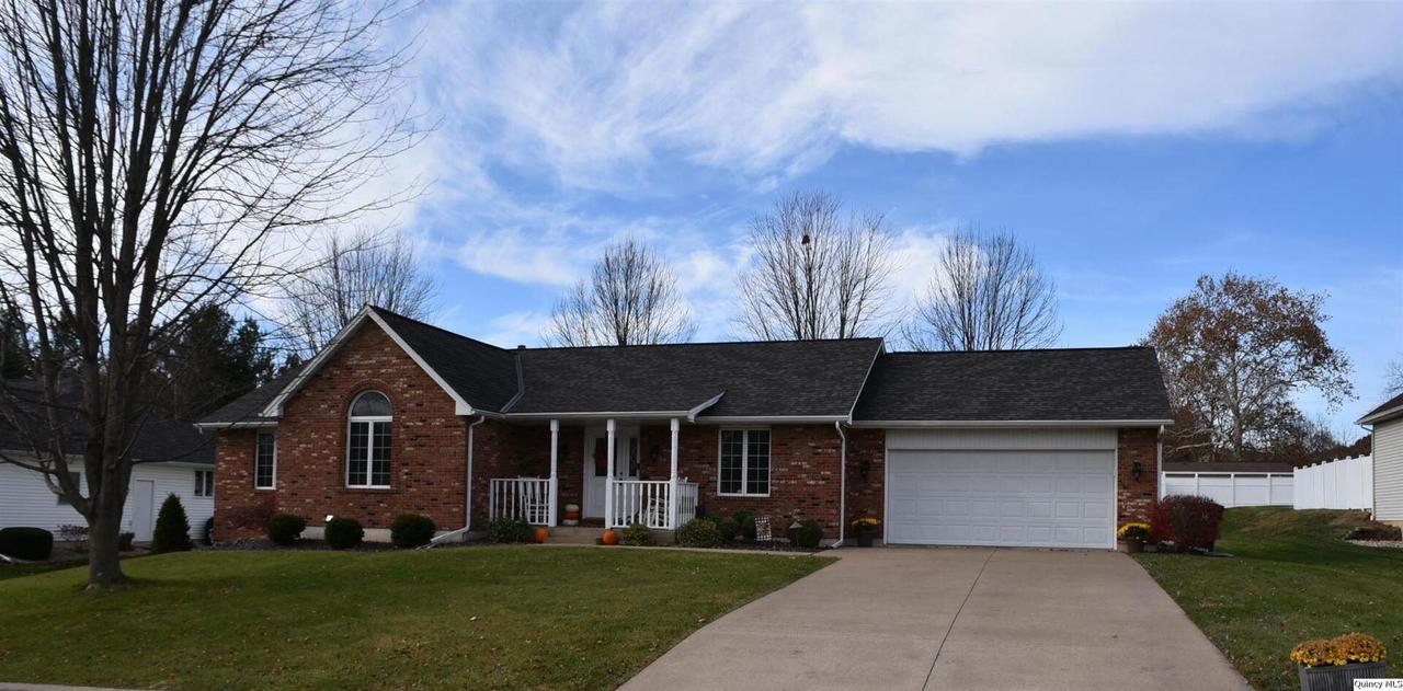 716 Woodbridge Dr., Quincy, IL 62301