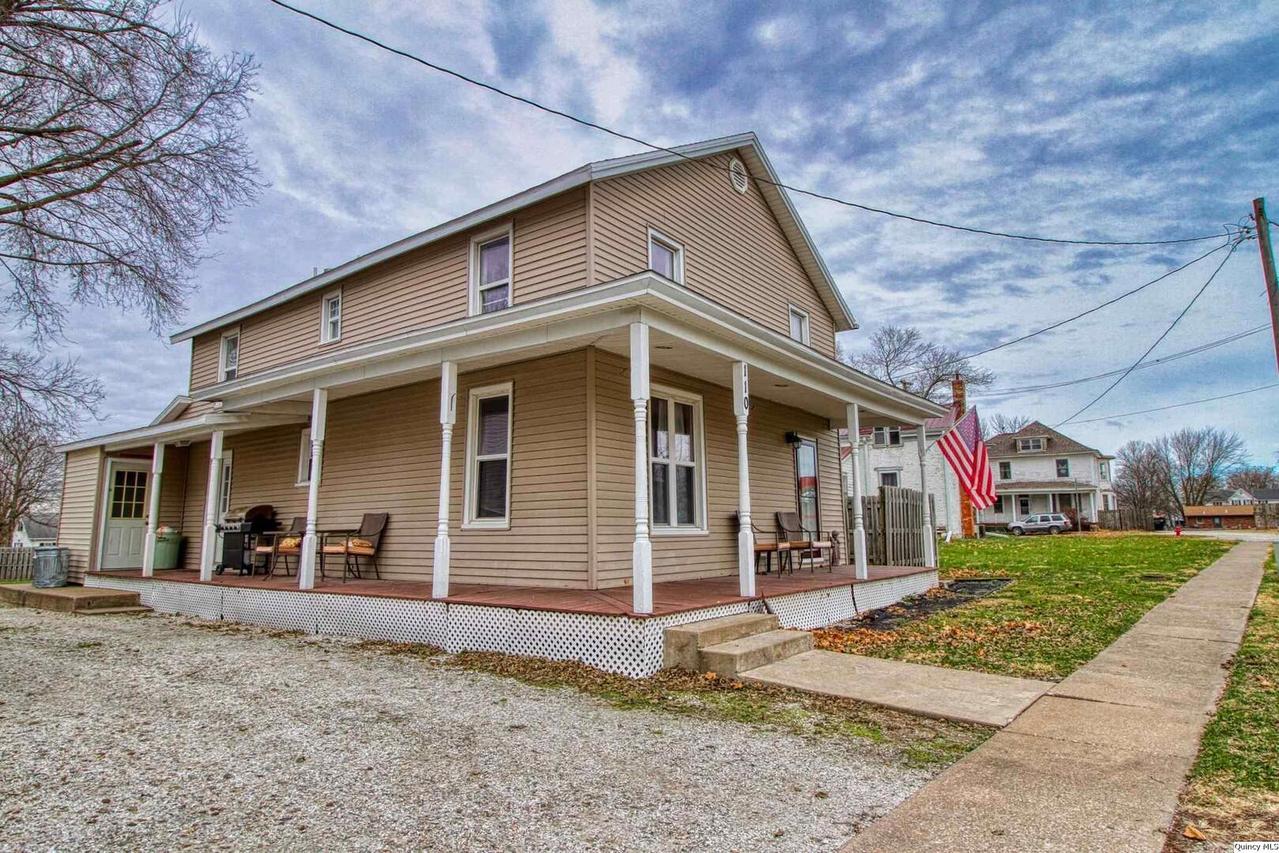 110 S State Rd, Mendon, IL 62351