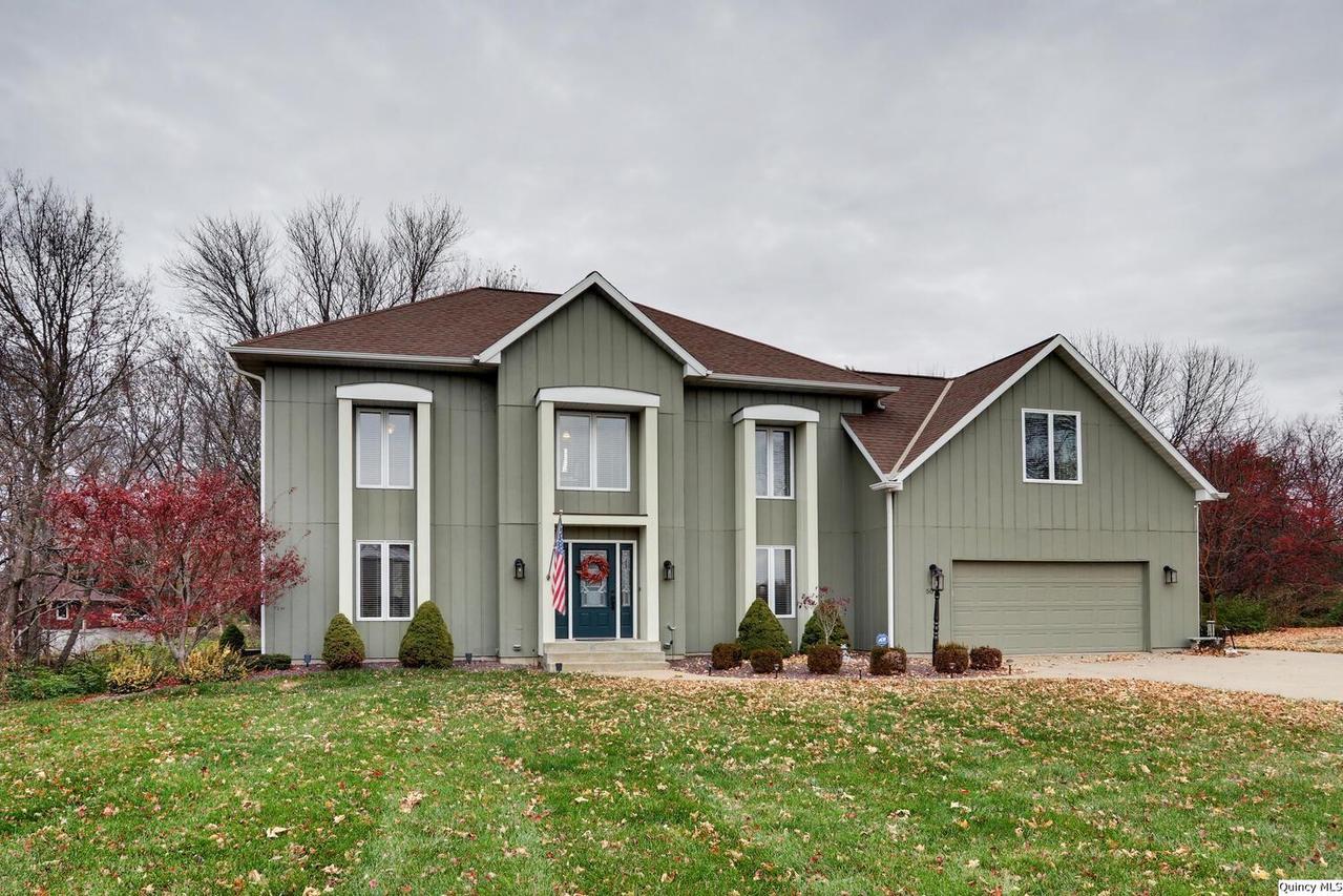 507 W Fairway Dr, Quincy, IL 62305