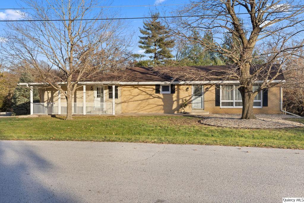 912 Mckee Dr., Quincy, IL 62305