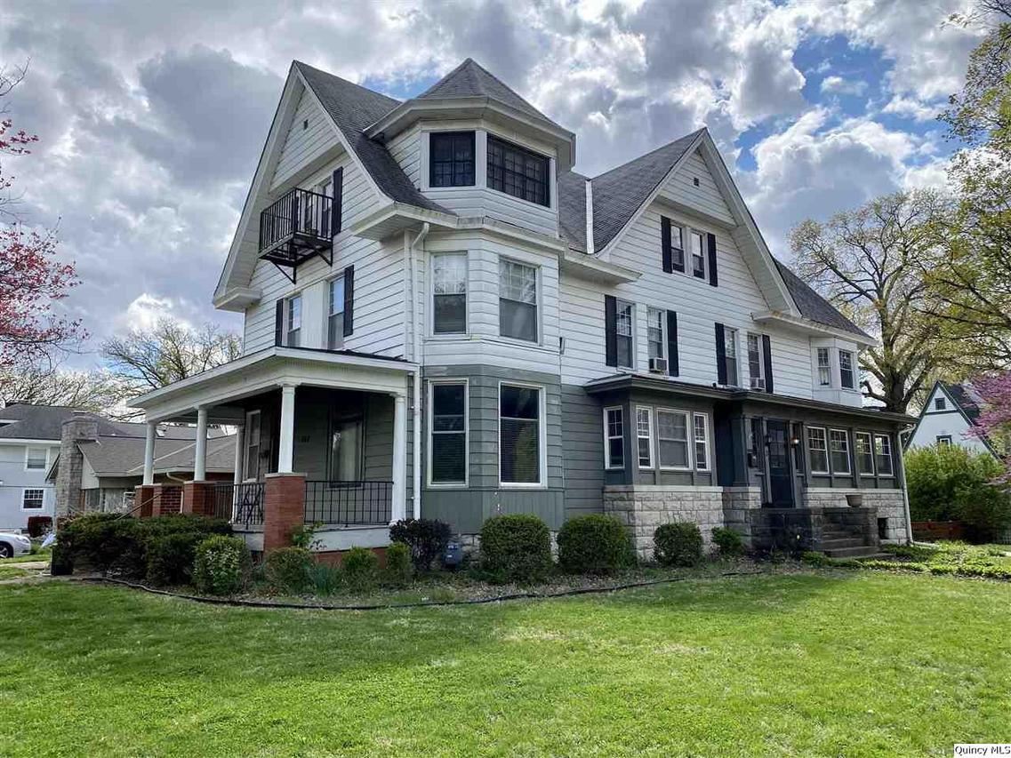 202 S 24th St, Quincy, IL 62301