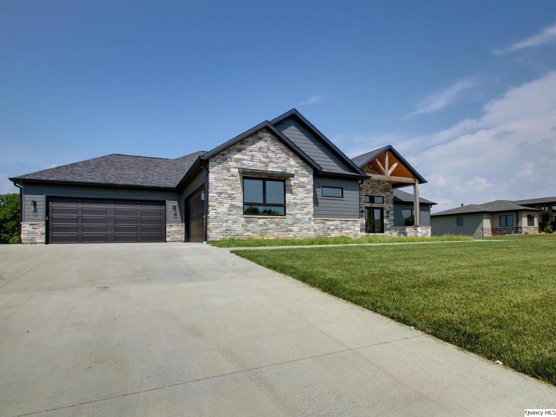 4331 Bryant Dr, Quincy, IL 62301