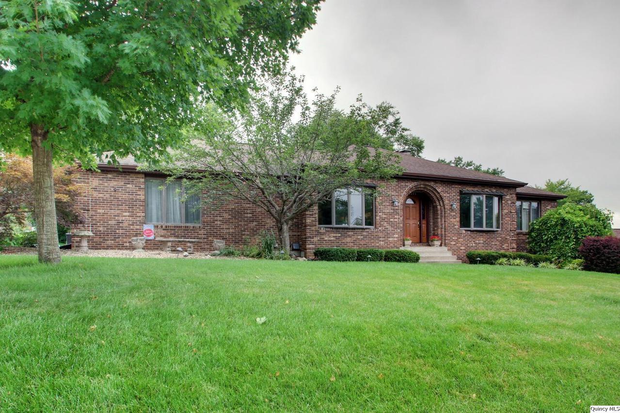 1208 Fundy Rd, Quincy, IL 62301