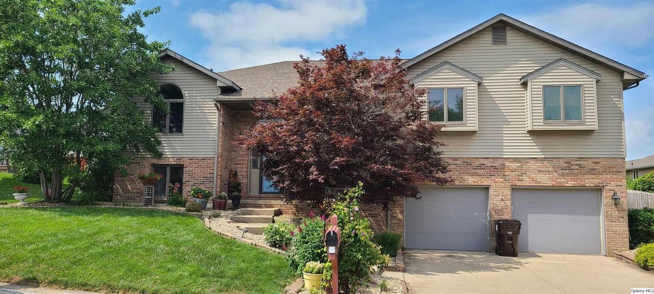 5421 Watchtower Dr., Quincy, IL 62305
