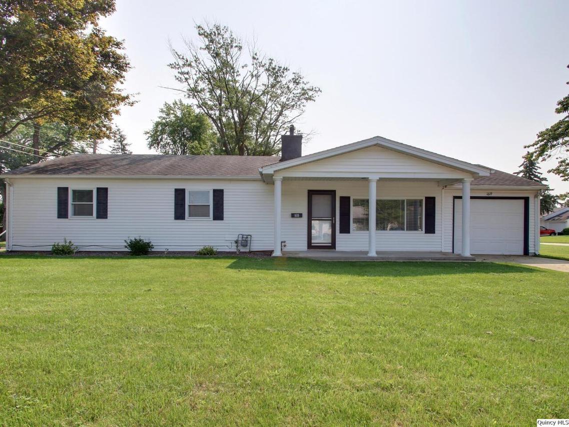 1619 W Granview Dr, Quincy, IL 62301