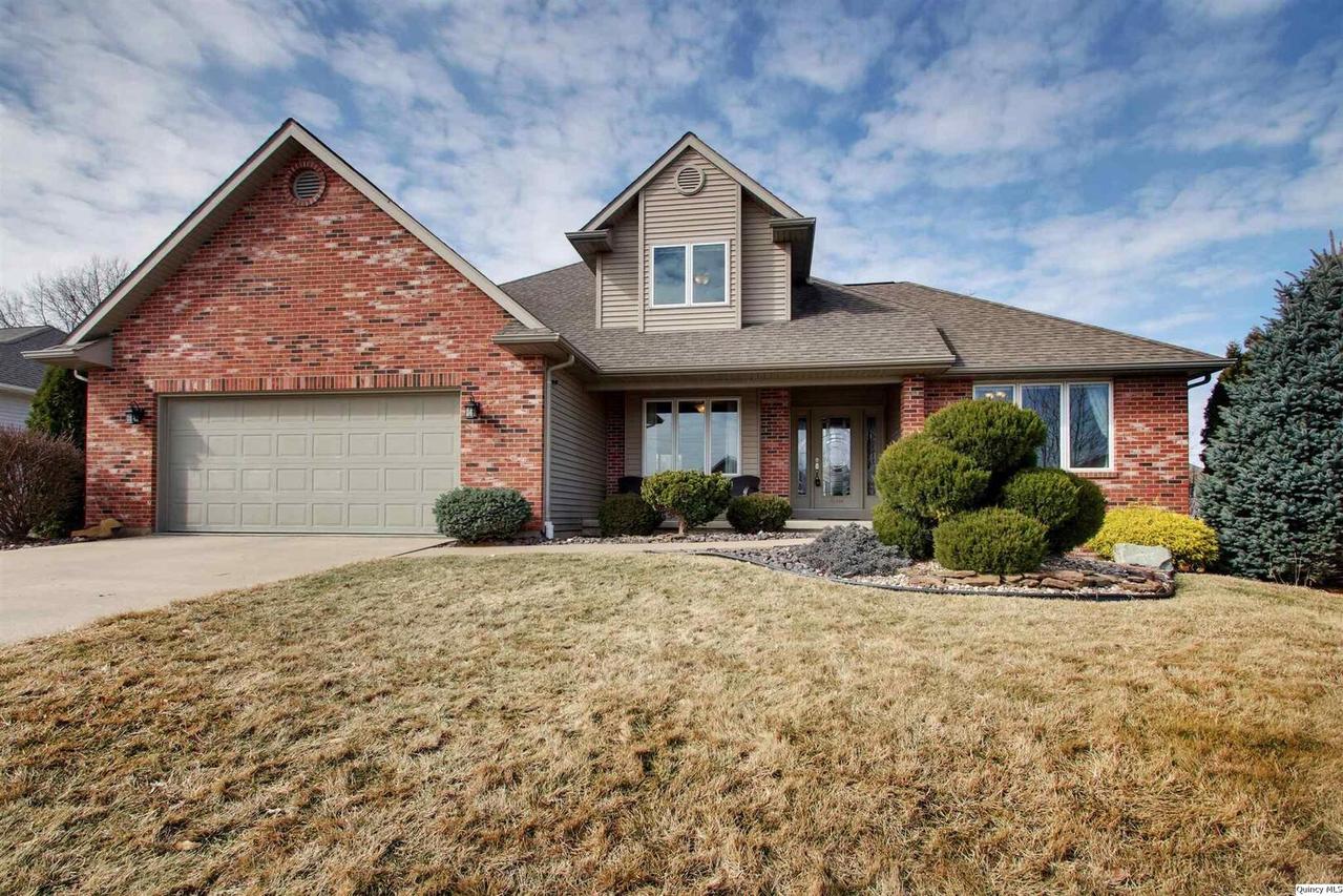 1226 Cadbury Ridge, Quincy, IL 62305