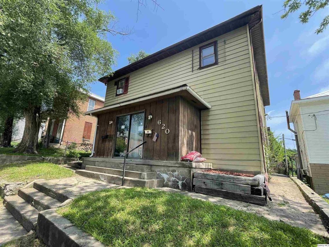 620 N 4th St., Quincy, IL 62301