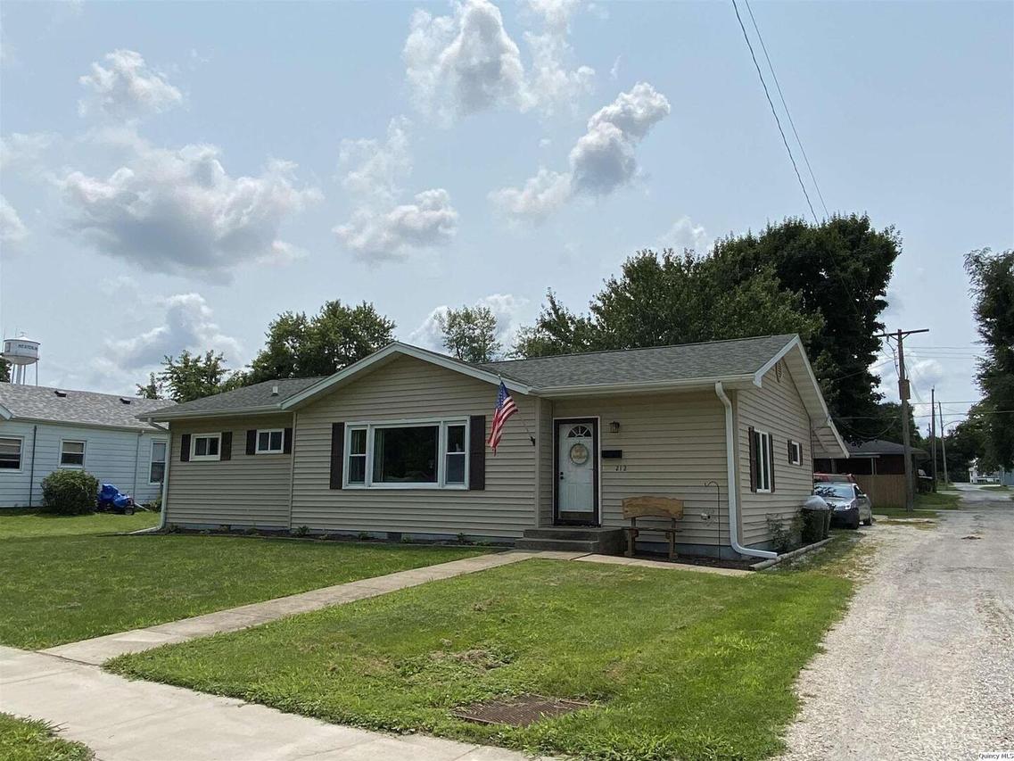 212 W Washington, Mt. Sterling, IL 62353