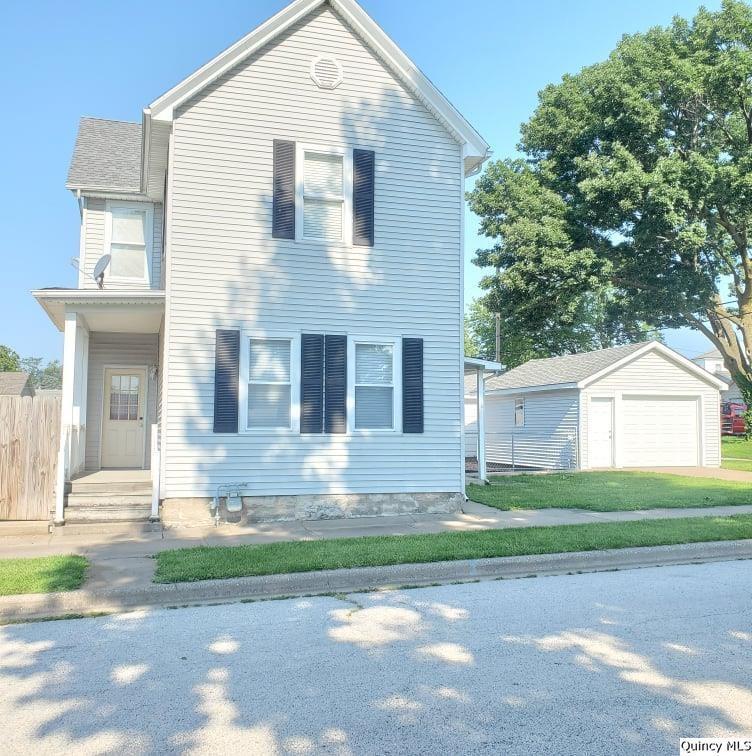 1224 S 10th St, Quincy, IL 62301