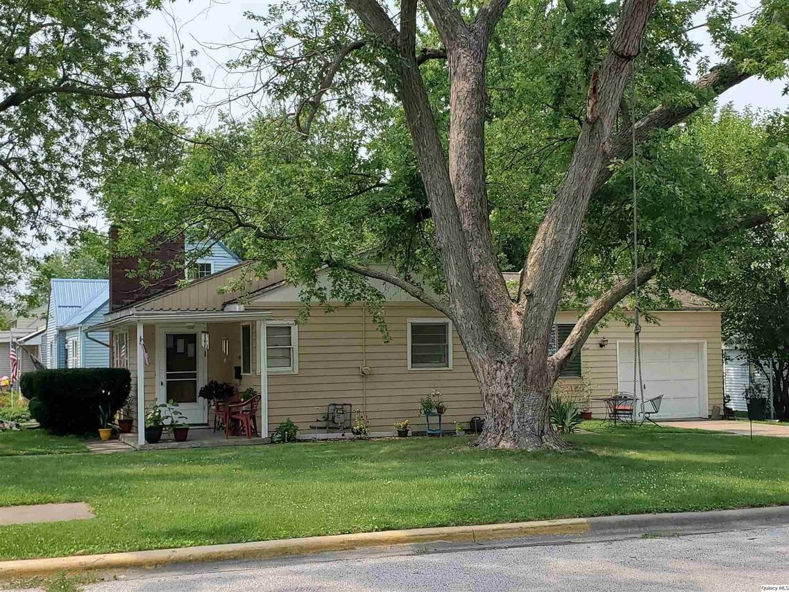 2029 Jackson, Quincy, IL 62301