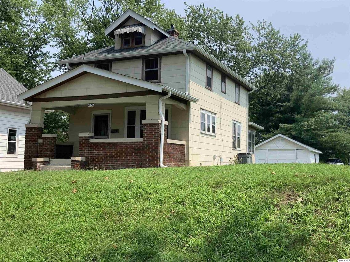 1222 N 24th St., Quincy, IL 62301