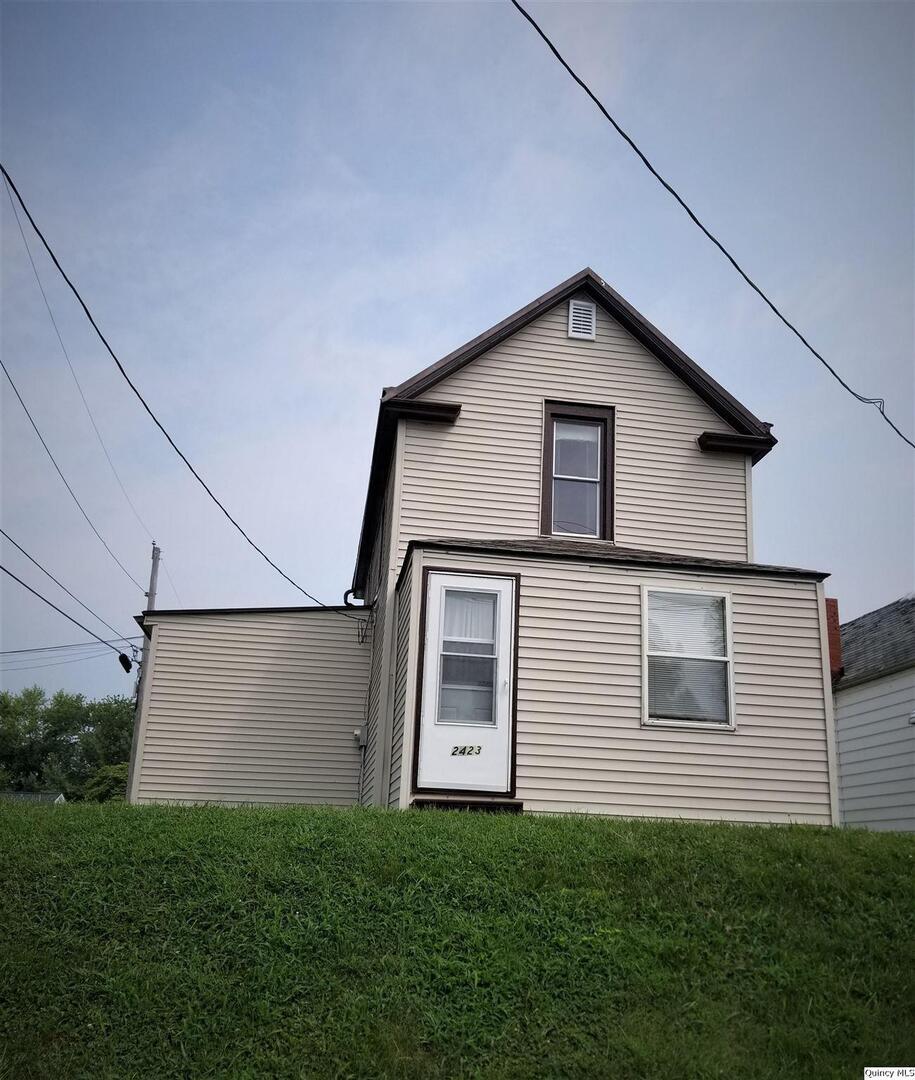 2423 Cedar St., Quincy, IL 62301