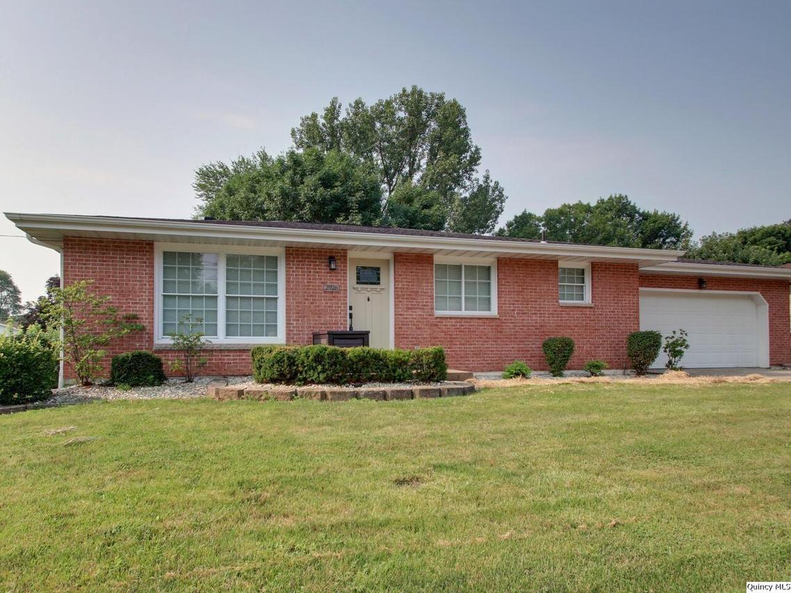 2926 Harrison St, Quincy, IL 62301