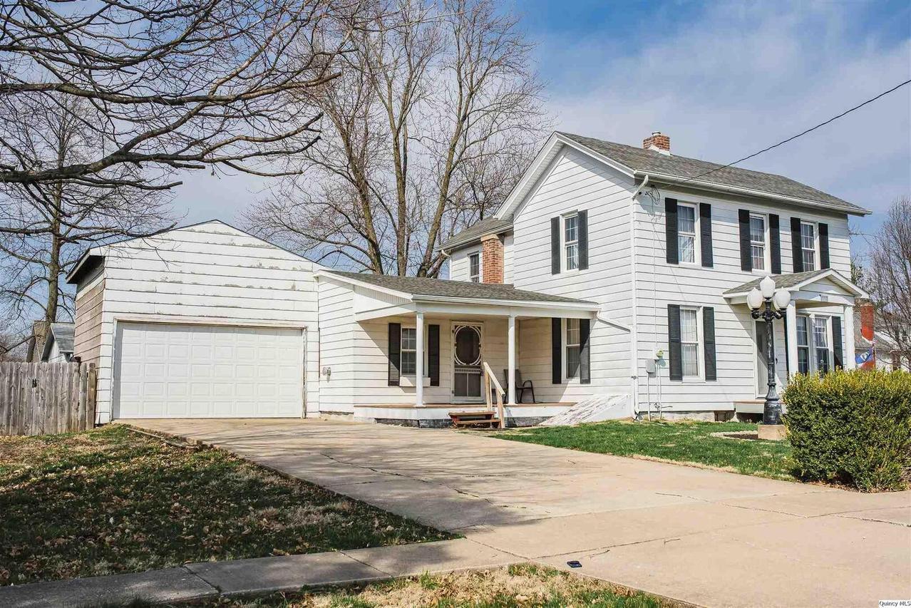 237 E Washington, Mendon, IL 62351