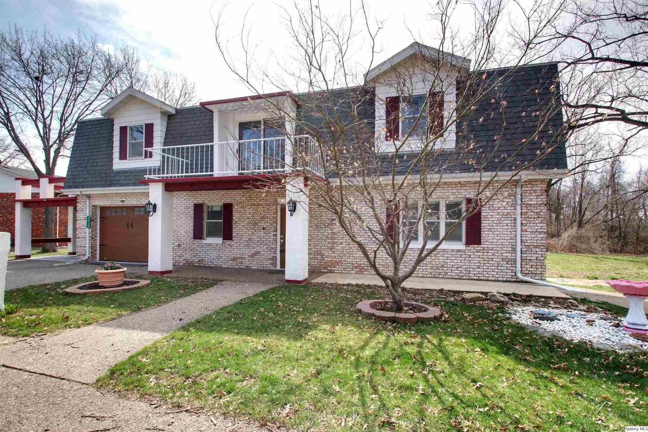 2512 Rebecca Court West, Quincy, IL 62305