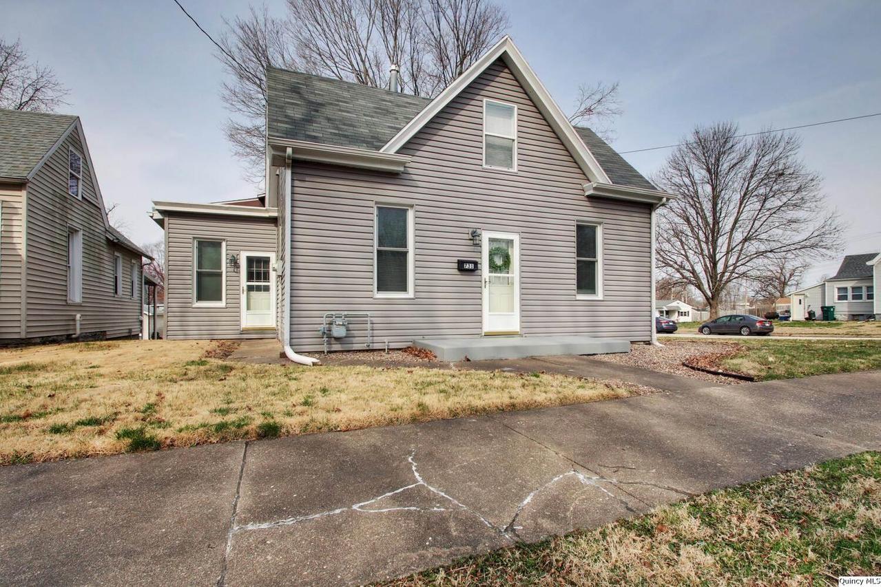 731 N 16th St, Quincy, IL 62301