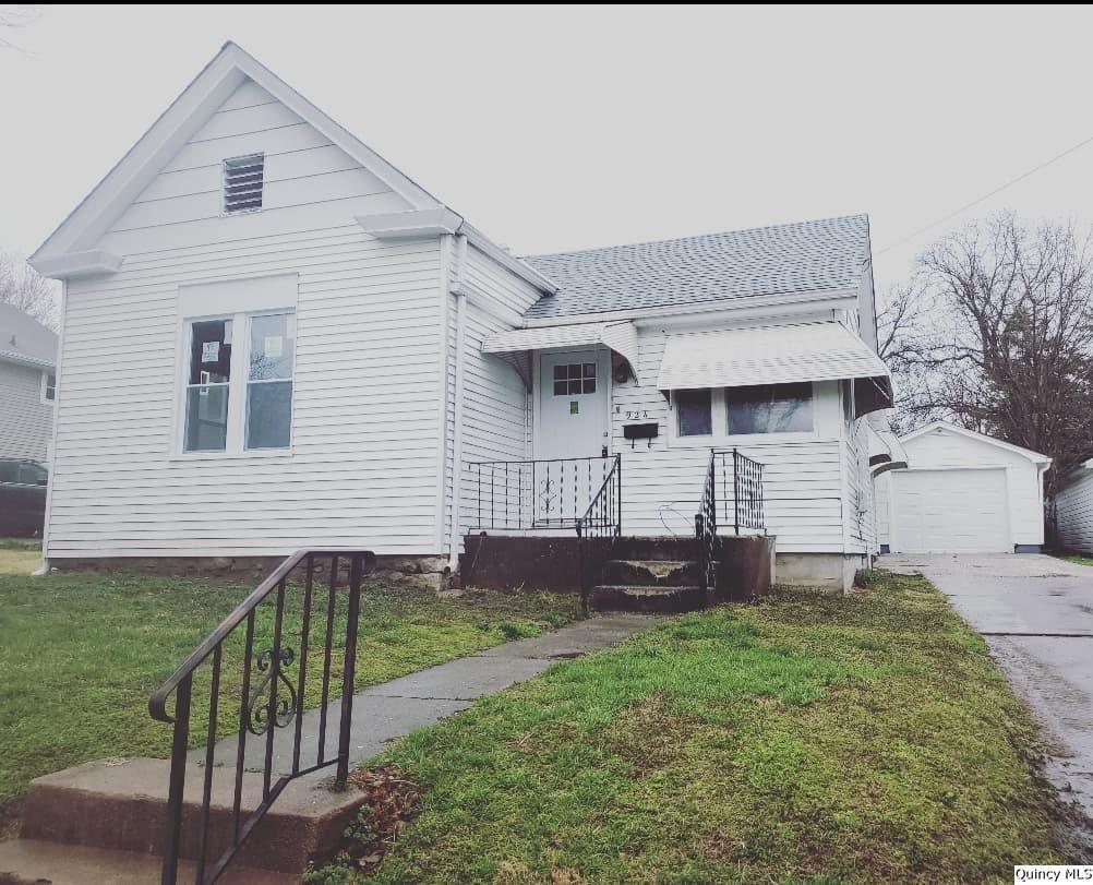 924 N 22nd St, Quincy, IL 62301