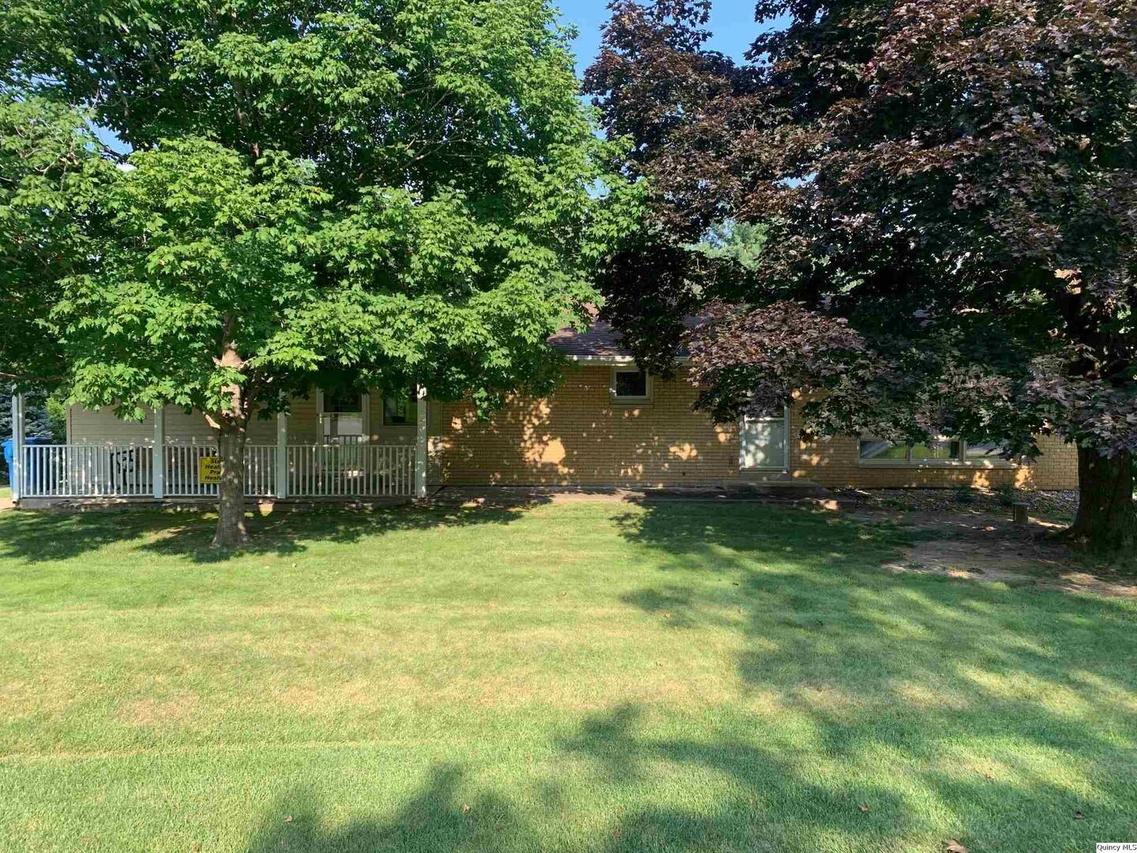 912 Mckee Dr, Quincy, IL 62305