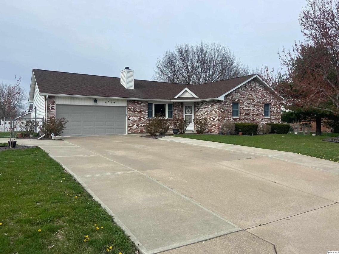 4519 Harrison St, Quincy, IL 62305