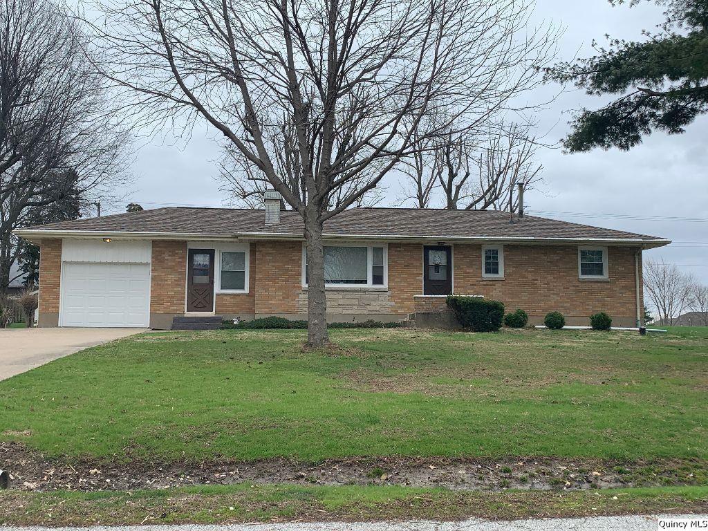 1810 Willer Dr N, Quincy, IL 62305