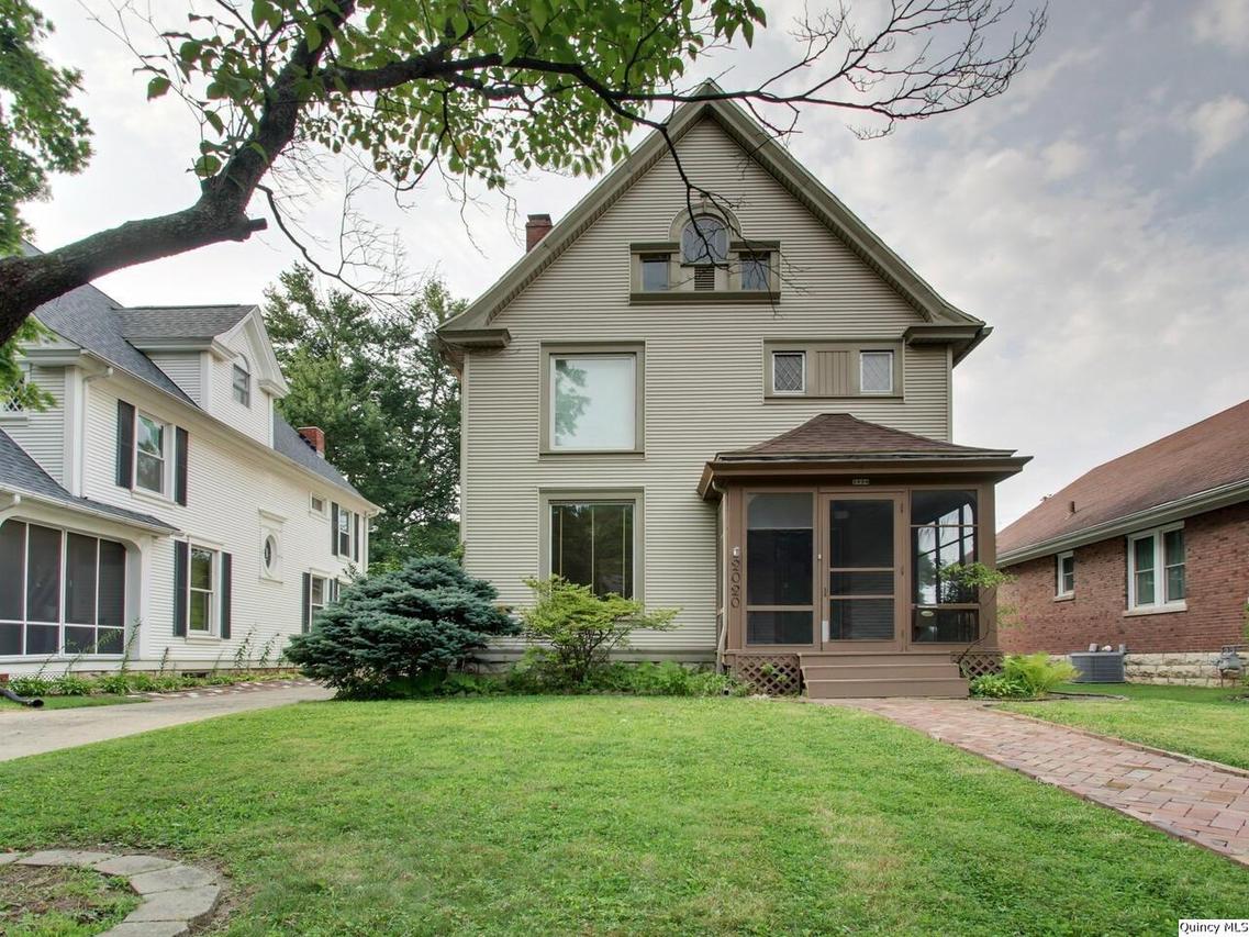 2020 Grove Ave, Quincy, IL 62301