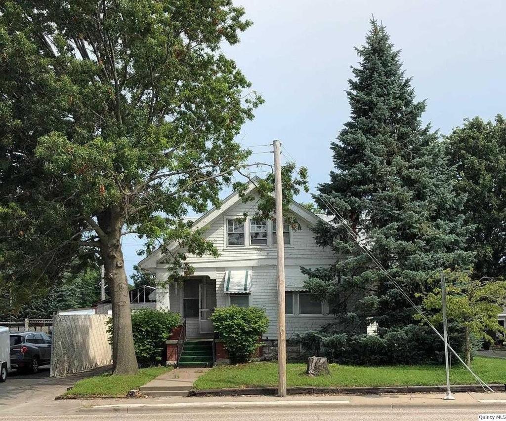 2021 Broadway St, Quincy, IL 62301