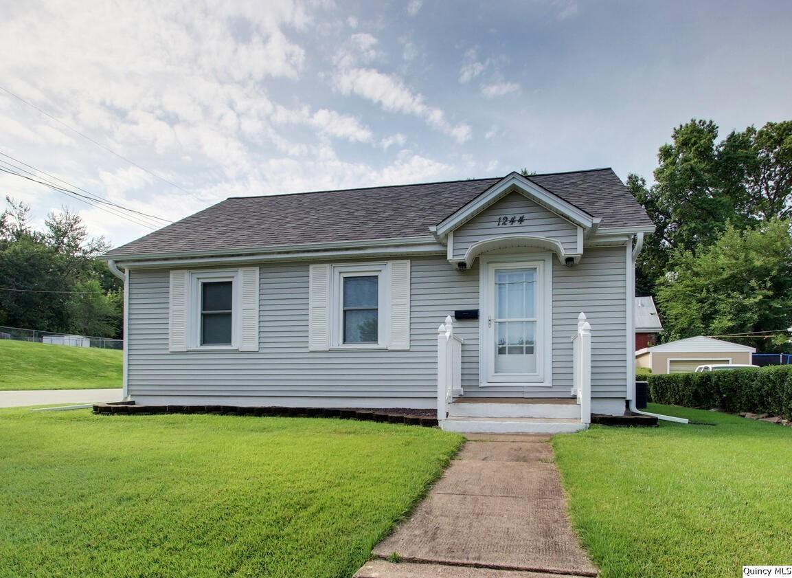 1244 Monroe, Quincy, IL 62301