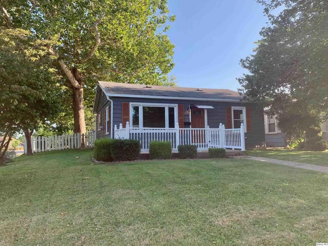 2234 Van Buren St, Quincy, IL 62301