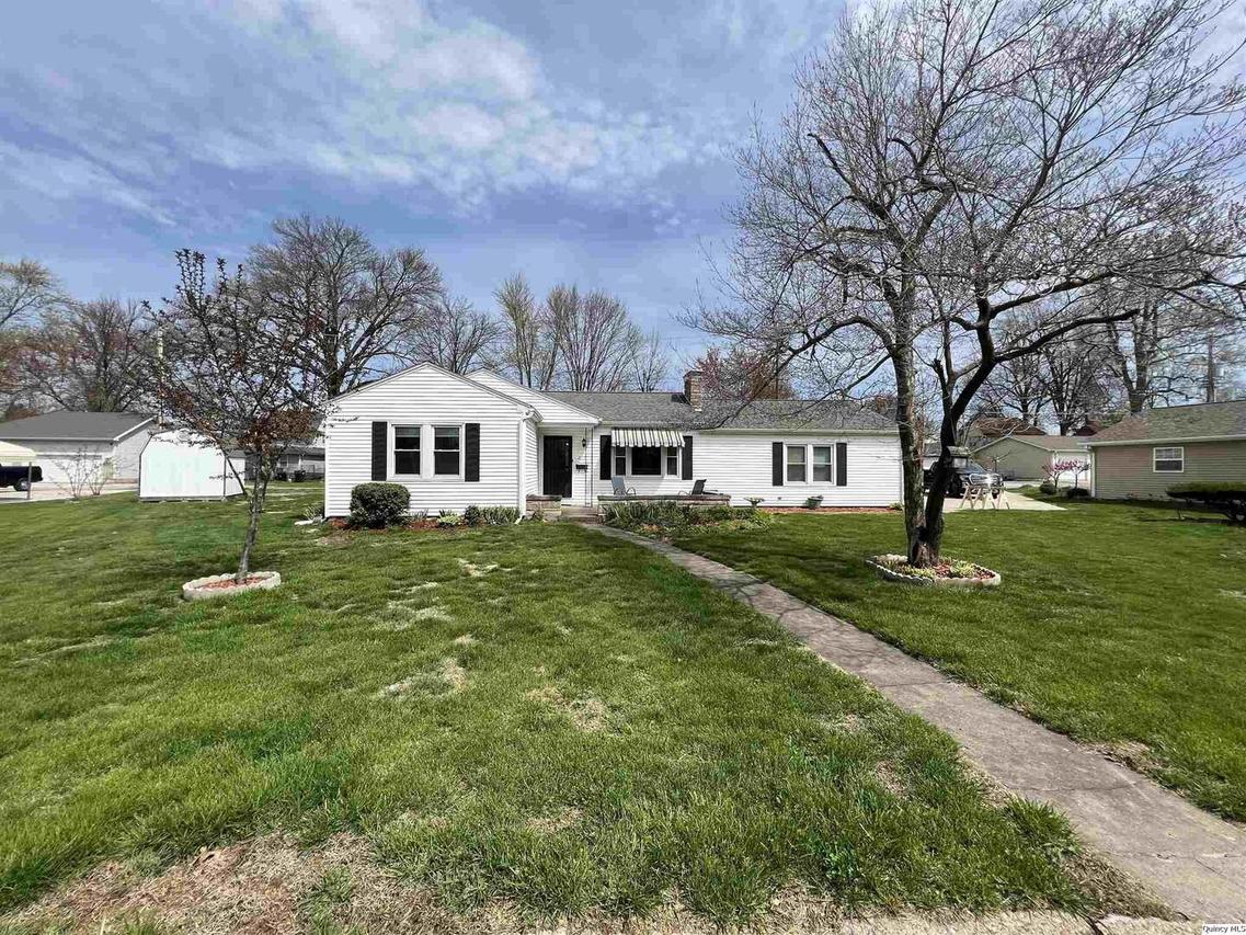 215 Anderson Ct., Quincy, IL 62301