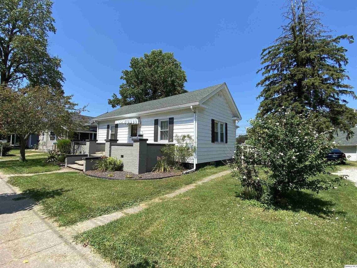 227 W Main, Mt. Sterling, IL 62353