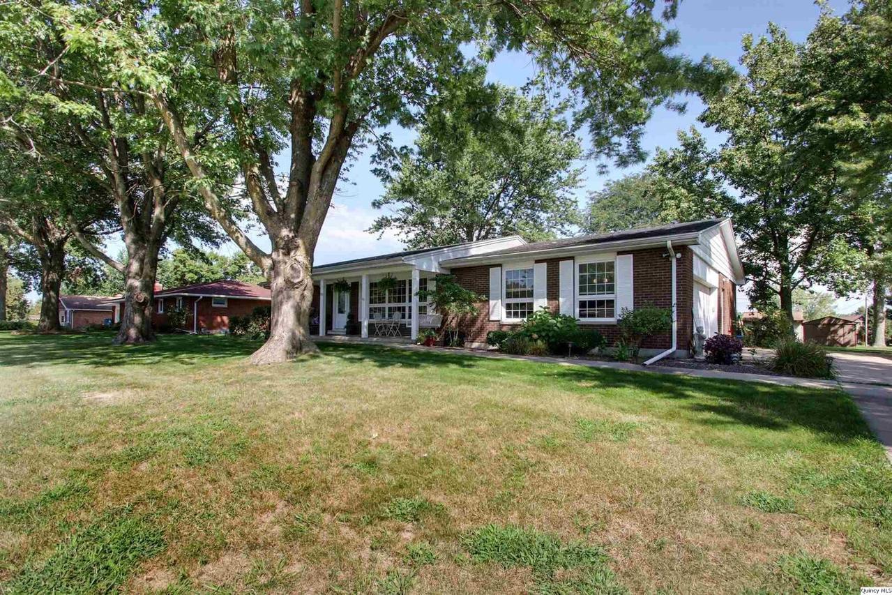5401 Antoinette Ave, Quincy, IL 62305