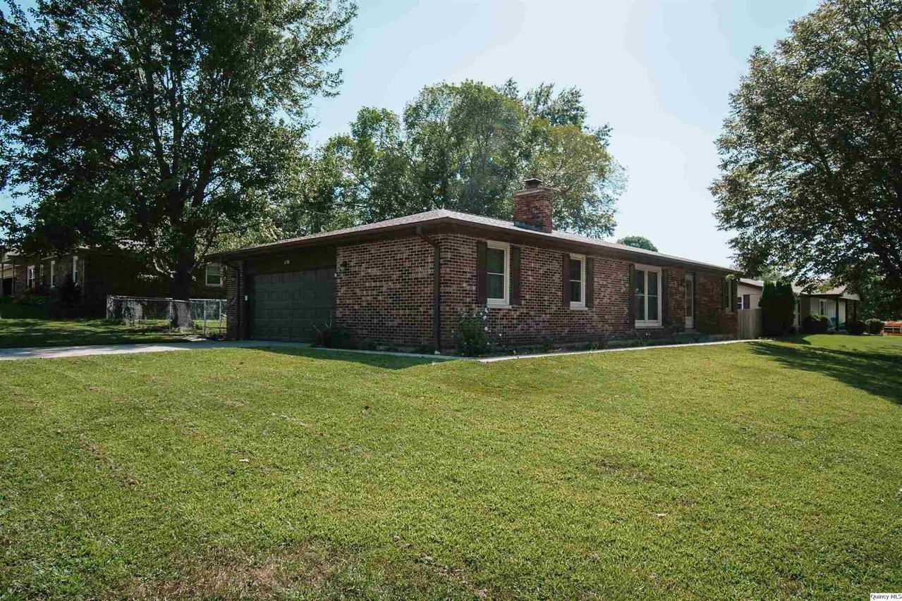 2130 N Sheridan Dr, Quincy, IL 62305