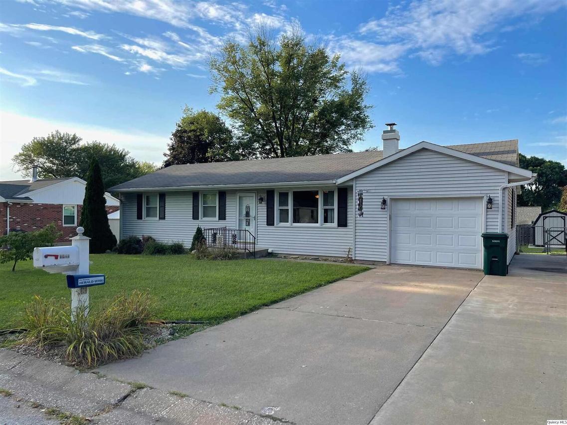 1825 Golden Grove, Quincy, IL 62305
