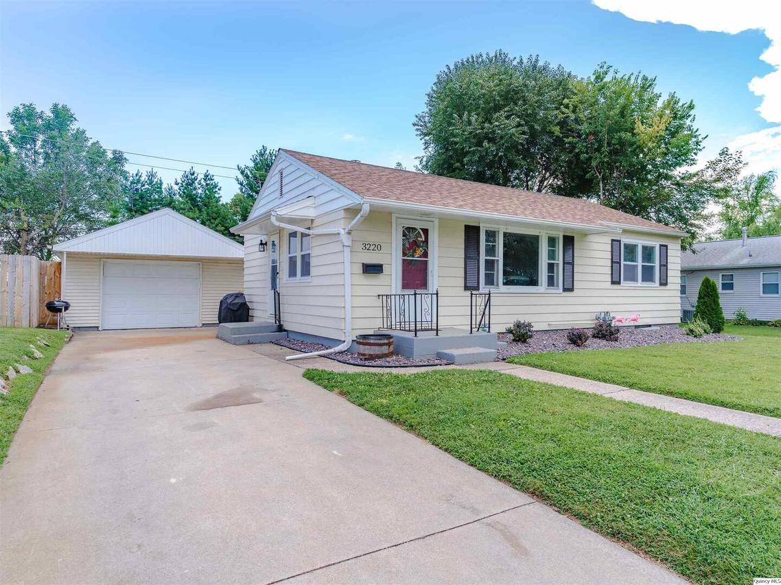 3220 College Ave, Quincy, IL 62301