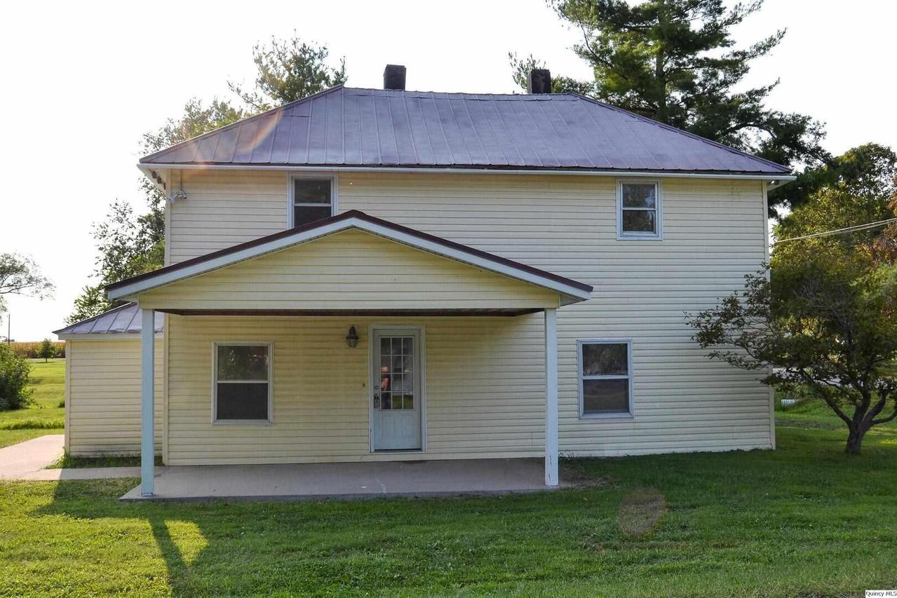 401 W Prairie St, Camp Point, IL 62320