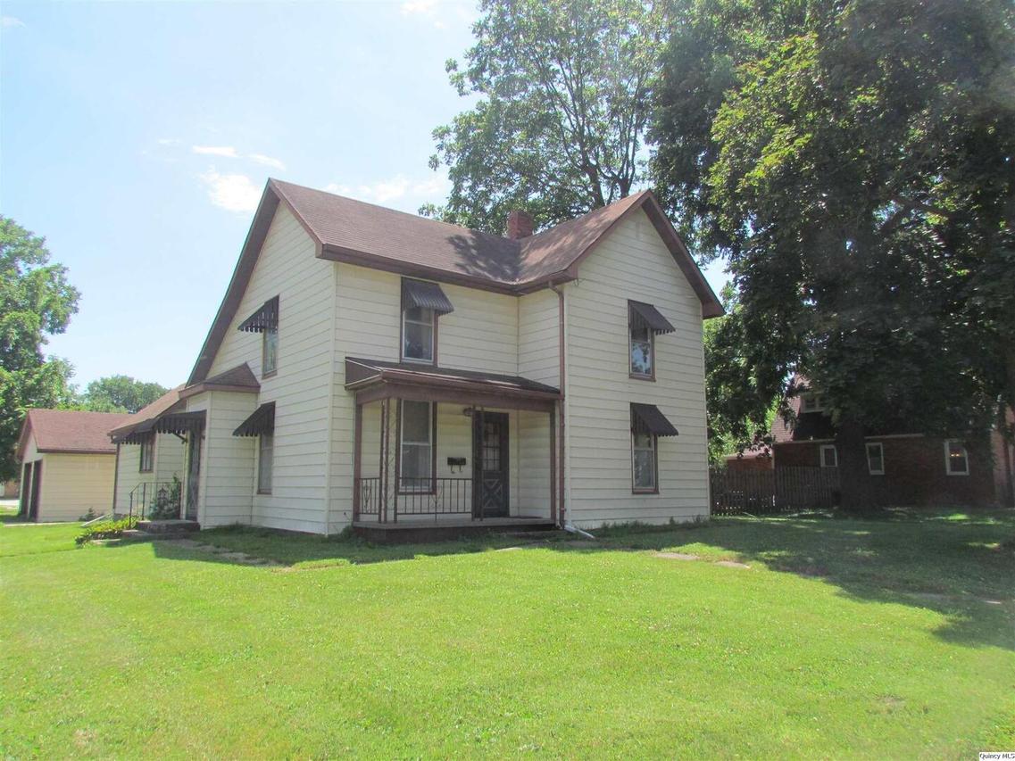 828 Buchanan, Carthage, IL 62321