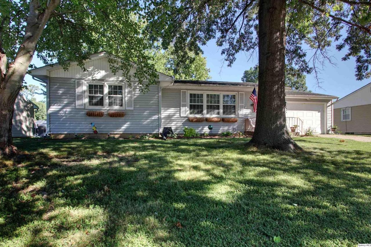 3937 Pine Tree Rd, Quincy, IL 62301