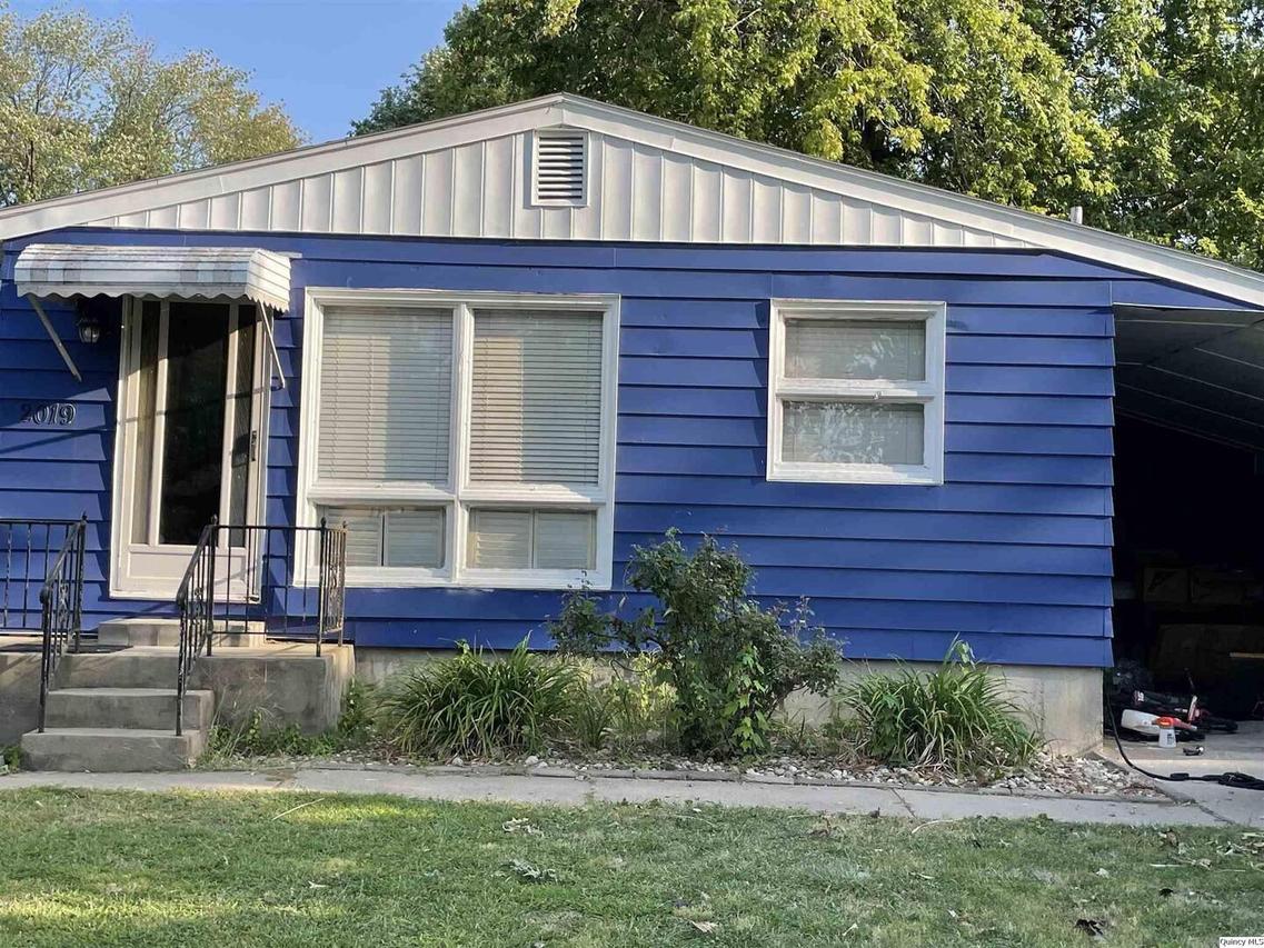 2019 Jackson St, Quincy, IL 62301