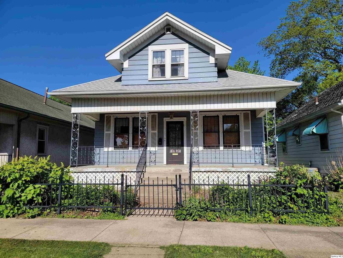618 S 18th St, Quincy, IL 62301