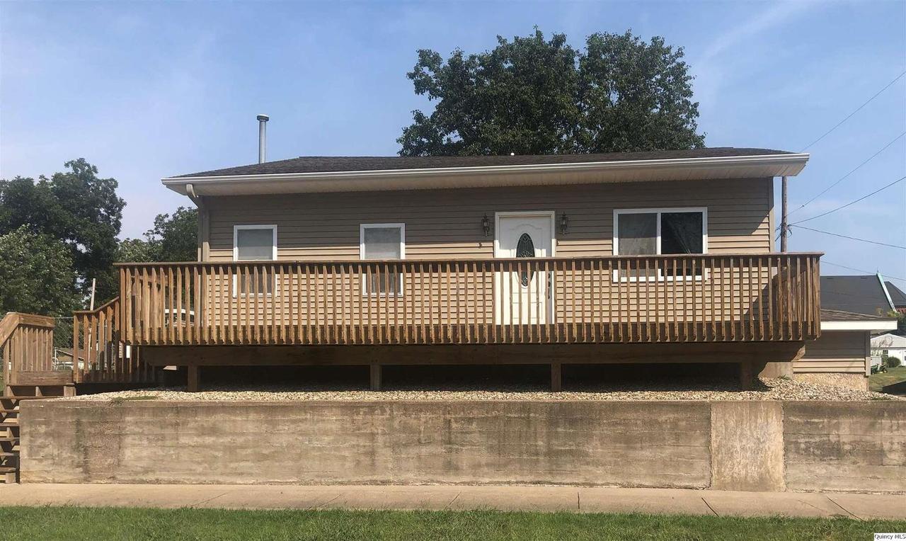 649 Jackson St, Quincy, IL 62301