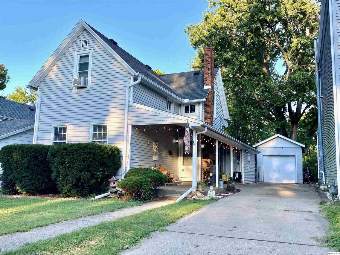 719 S 23rd St, Quincy, IL 62301