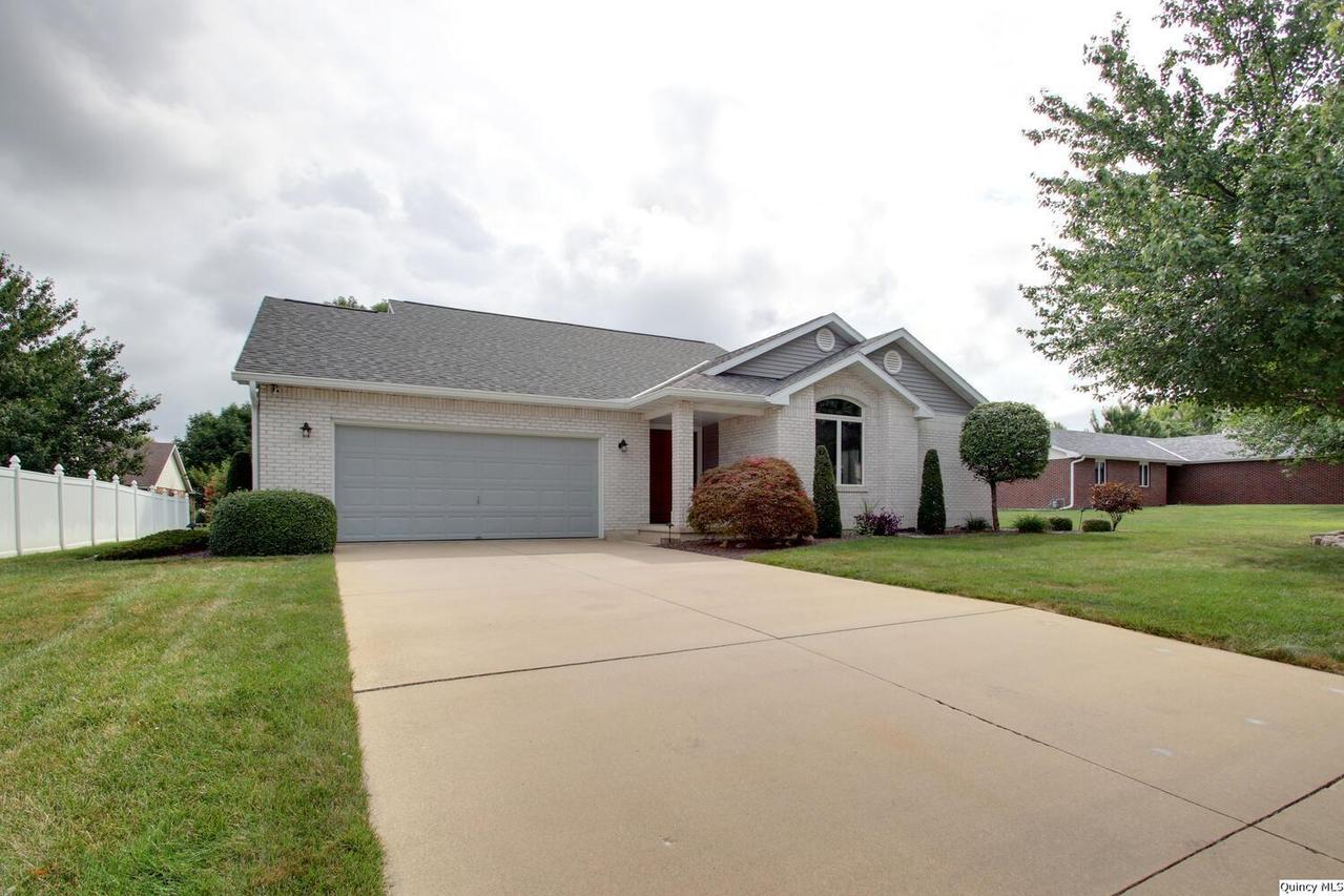 1435 Pheasant Run, Quincy, IL 62305