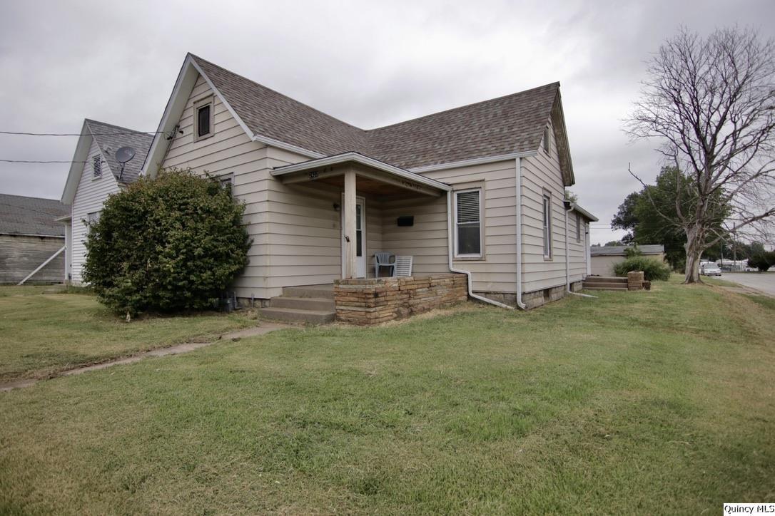2437 Cedar, Quincy, IL 62301