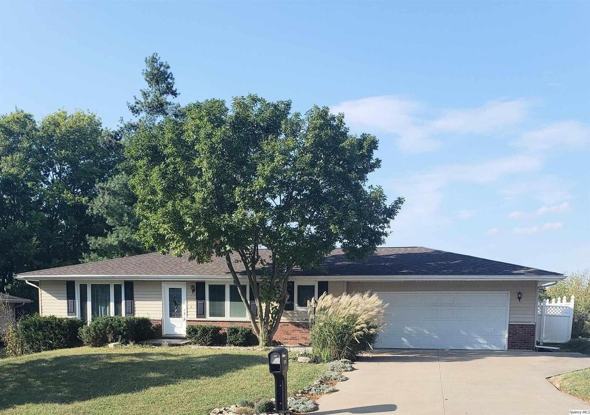 1811 N Sheridan, Quincy, IL 62305