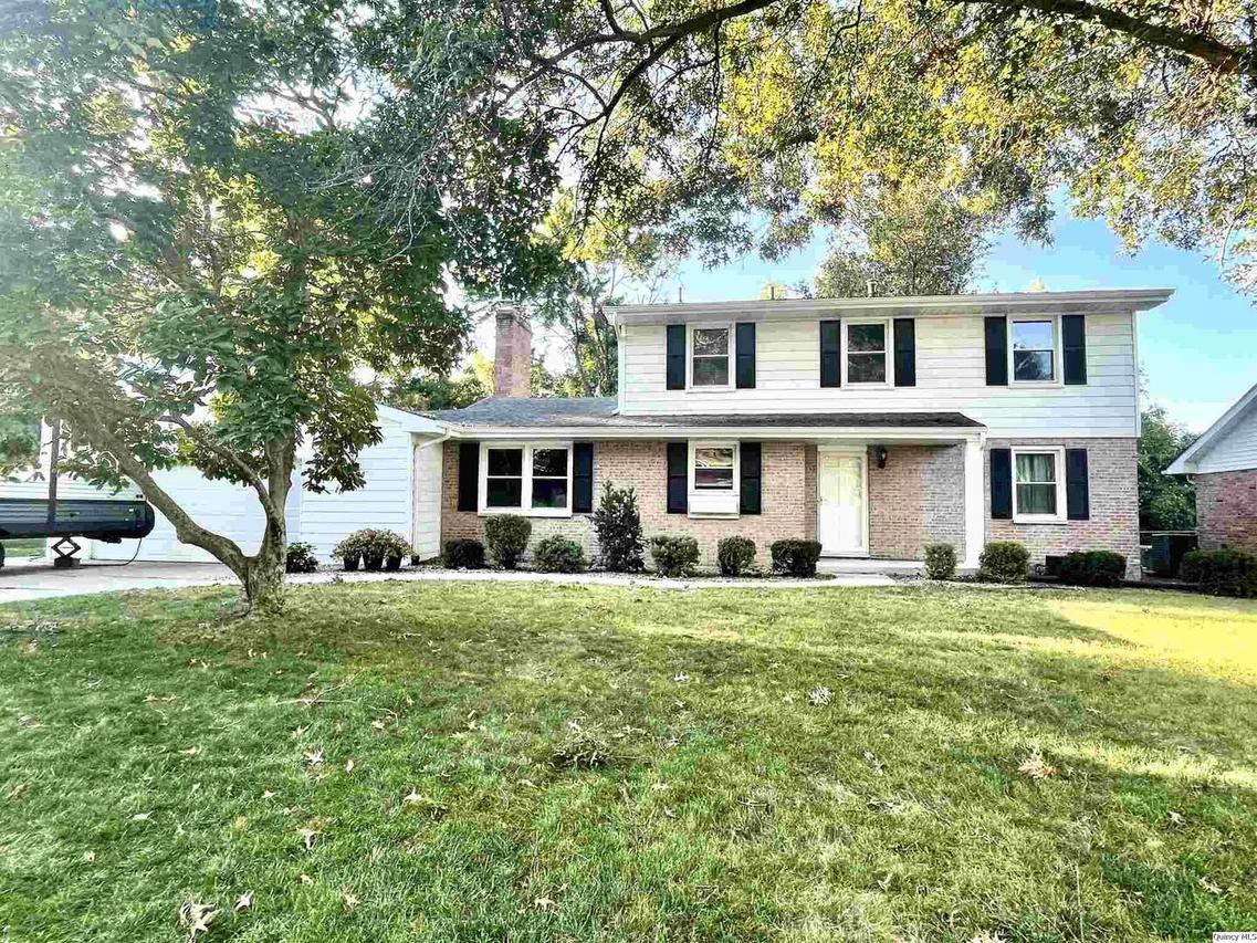 2644 Manor Hill Dr, Quincy, IL 62301