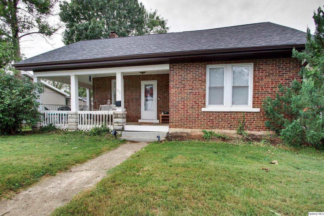 1012 S 20th St, Quincy, IL 62301