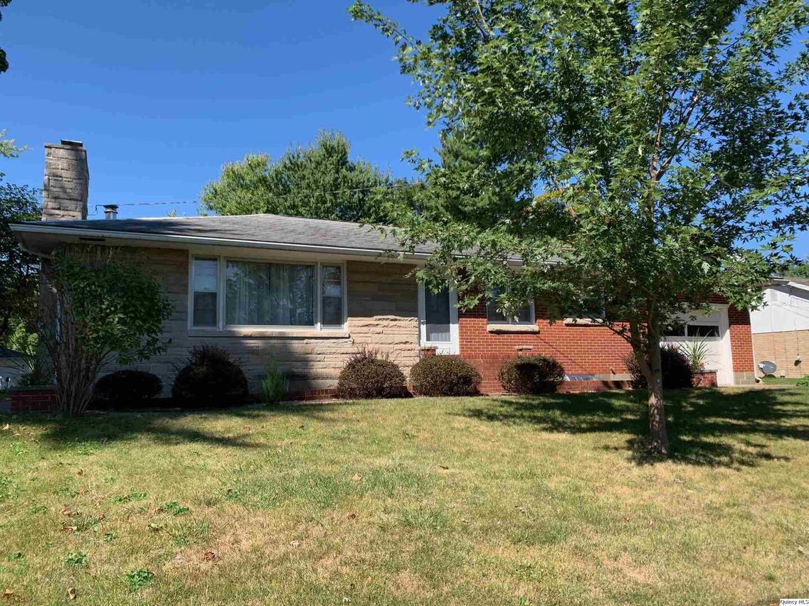 1833 Hilltop Dr., Quincy, IL 62305