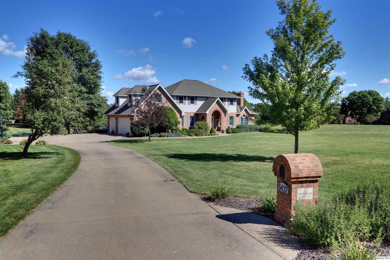 5427 Columbus Rd, Quincy, IL 62305