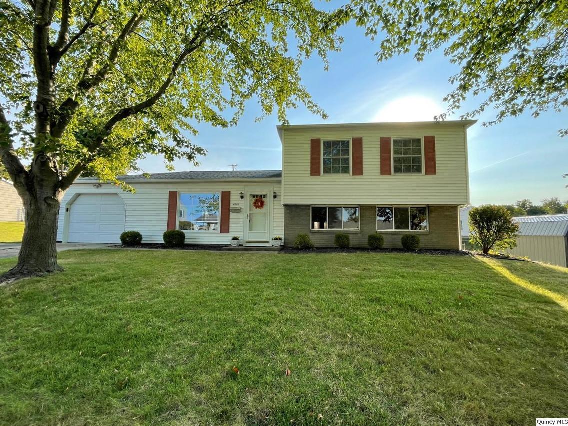 1010 Rhapsody Rd, Quincy, IL 62301