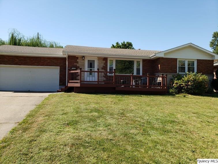 1302 Emerald Dr., Quincy, IL 62301